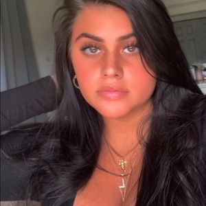 Meet your Posher, Alexandra